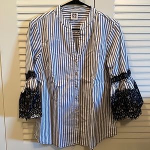 Anne Klein woman’s top